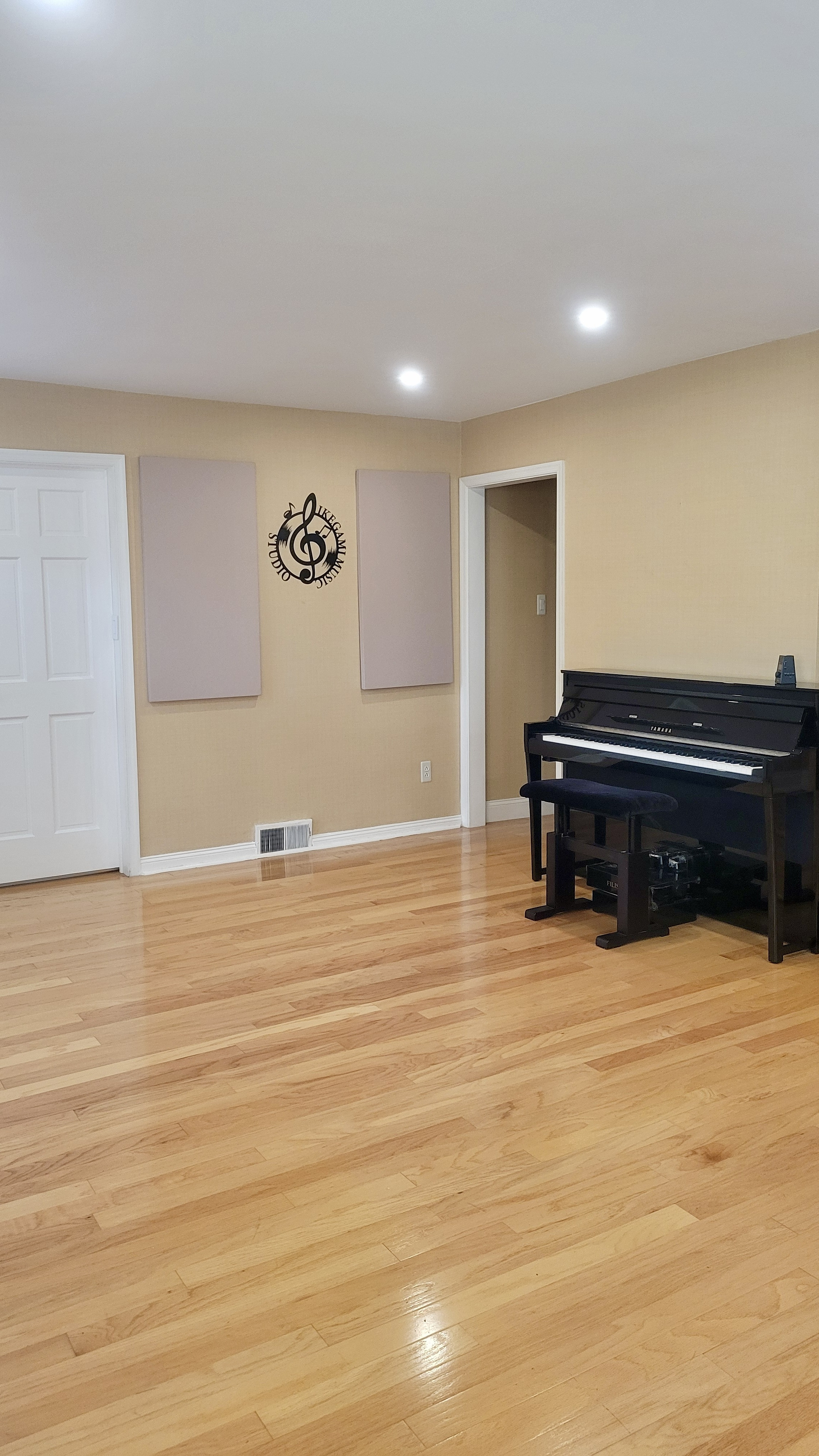 The IKM violin studio, featuring a hybrid piano