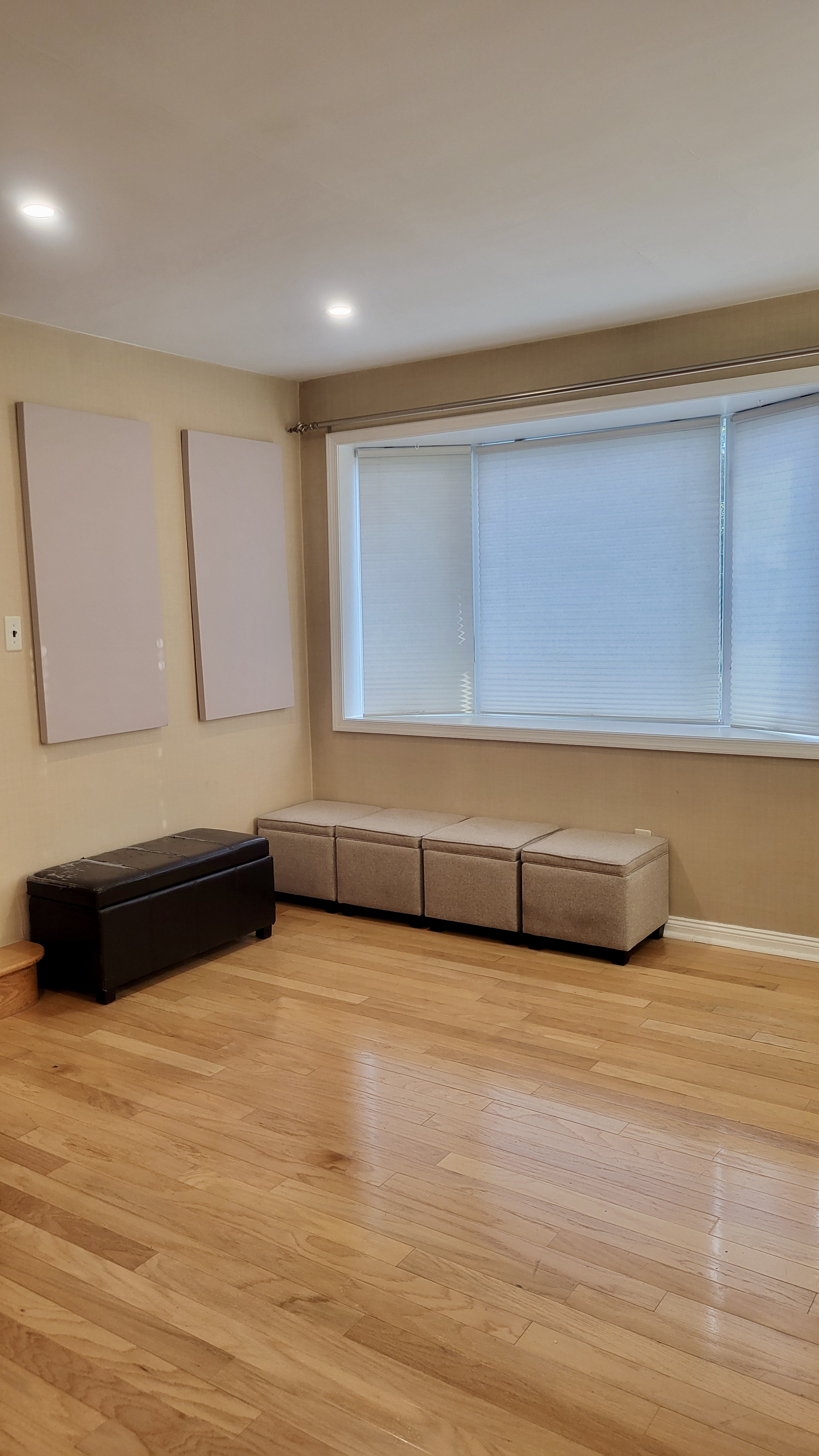 The IKM violin studio waiting area